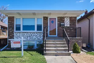 4043 N Wagner Ave, Schiller Park, IL 60176 - Photo 1