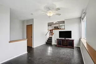 909 Mission Blvd, Joliet, IL 60436 - Photo 3