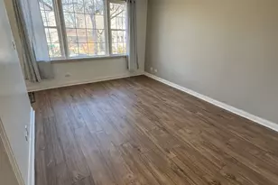 617 W 43rd Pl, Chicago, IL 60609 - Photo 3