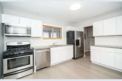 729 Blackhawk Drive, University Park, IL 60484 - Photo 7