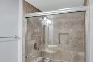 2124 Amelia Ln, Hoffman Estates, IL 60192 - Photo 43