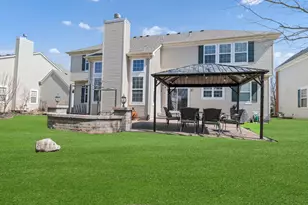 2124 Amelia Ln, Hoffman Estates, IL 60192 - Photo 3