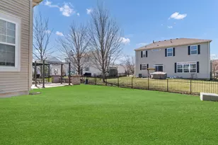 2124 Amelia Ln, Hoffman Estates, IL 60192 - Photo 5