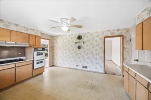 10406 Preston St, Westchester, IL 60154 - Photo 11