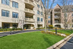 1800 Amberley Ct, Lake Forest, IL 60045 - Photo 1