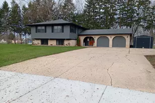 4N580 Chatham Ct, West Chicago, IL 60185 - Photo 1