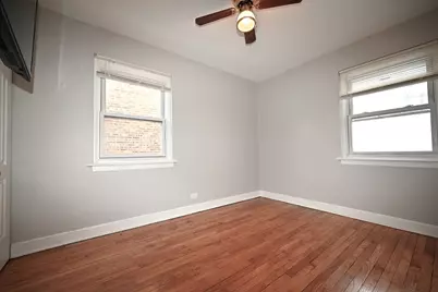 7927 S Jeffery Boulevard, Chicago, IL 60617 - Photo 15