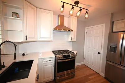 7927 S Jeffery Boulevard, Chicago, IL 60617 - Photo 5