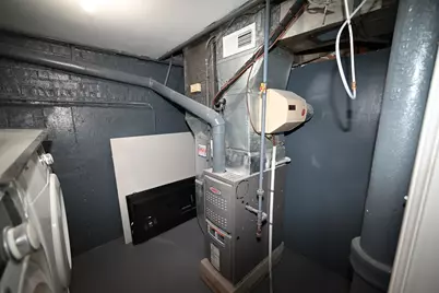 7927 S Jeffery Boulevard, Chicago, IL 60617 - Photo 25