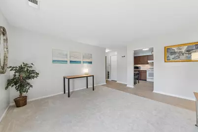 611 W Central Road #A4, Mount Prospect, IL 60056 - Photo 7