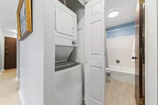 611 W Central Rd, Mount Prospect, IL 60056 - Photo 17