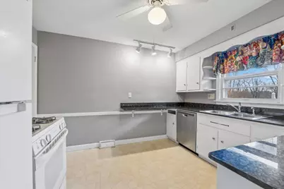 3005 Oak Grove Lane, Rockford, IL 61108 - Photo 11