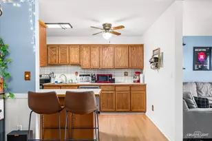 1050 N Farnsworth Ave, Aurora, IL 60505 - Photo 7