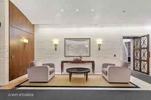 180 E Pearson St, Chicago, IL 60611 - Photo 35