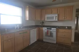 105 S Clermont St, Bowen, IL 62316 - Photo 9