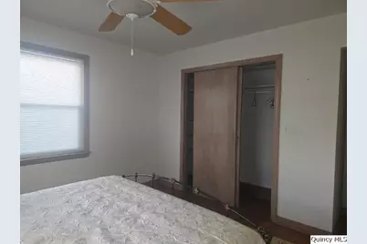 105 S Clermont St, Bowen, IL 62316 - Photo 17