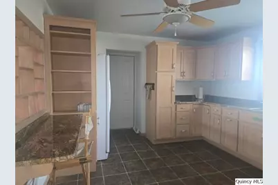 105 S Clermont St, Bowen, IL 62316 - Photo 7