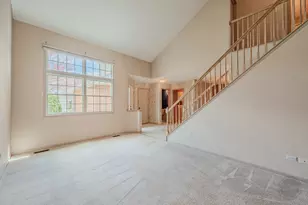 8444 Sandalwood Ct, Darien, IL 60561 - Photo 7