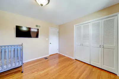 5000 Pratt Avenue, Skokie, IL 60077 - Photo 19