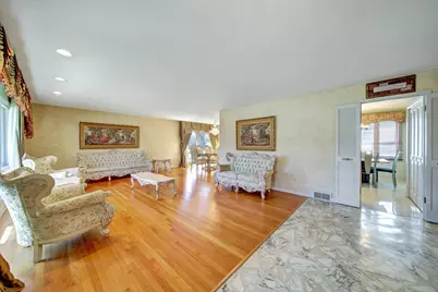 5000 Pratt Avenue, Skokie, IL 60077 - Photo 5