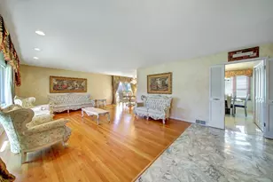 5000 Pratt Ave, Skokie, IL 60077 - Photo 5