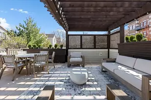 2131 W Melrose St, Chicago, IL 60618 - Photo 27