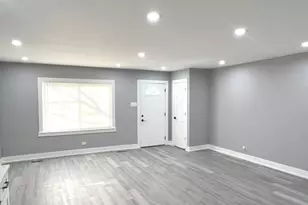 9339 S Burnside Ave, Chicago, IL 60619 - Photo 5