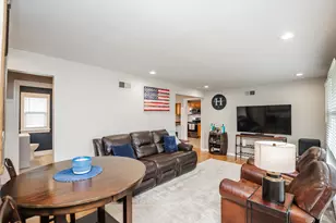 15W492 Concord St, Elmhurst, IL 60126 - Photo 3