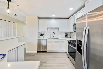 855 E 22nd Street #318, Lombard, IL 60148 - Photo 5