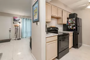 556 Chard Ct, Grayslake, IL 60030 - Photo 9