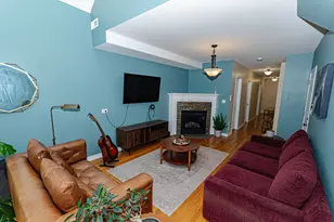 1325 W George St, Chicago, IL 60657 - Photo 3