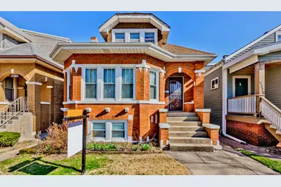 5381 N Lynch Avenue, Chicago, IL 60630 - Photo 1