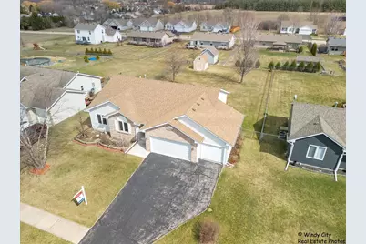 225 Sundance Trail, Capron, IL 61012 - Photo 27