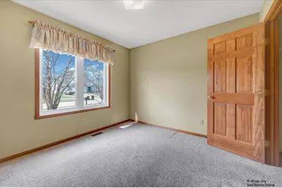 225 Sundance Trail, Capron, IL 61012 - Photo 21