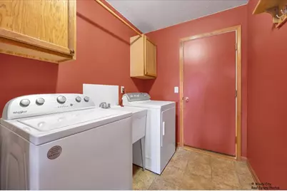 225 Sundance Trail, Capron, IL 61012 - Photo 13