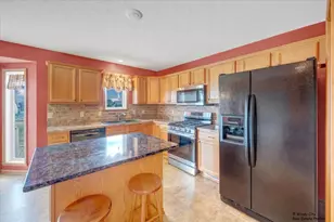 225 Sundance Trail, Capron, IL 61012 - Photo 9