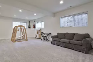 1825 N Wilmot Ave, Chicago, IL 60647 - Photo 17