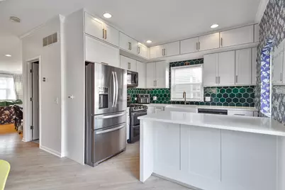 1825 N Wilmot Avenue, Chicago, IL 60647 - Photo 5