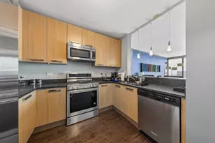 225 N Columbus Dr, Chicago, IL 60601 - Photo 5