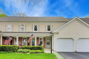 684 Regent Ln, Prospect Heights, IL 60070 - Photo 1