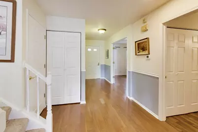 684 Regent Lane, Prospect Heights, IL 60070 - Photo 3