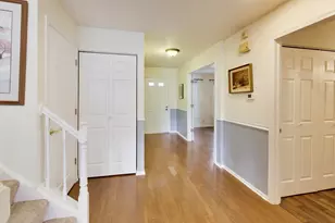 684 Regent Ln, Prospect Heights, IL 60070 - Photo 3