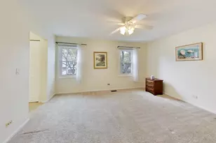 684 Regent Ln, Prospect Heights, IL 60070 - Photo 19