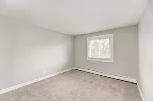 2440 Waterbury Dr, Woodridge, IL 60517 - Photo 11