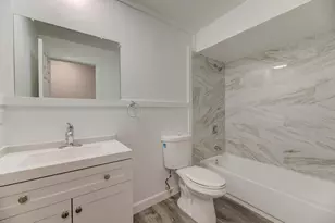 2440 Waterbury Dr, Woodridge, IL 60517 - Photo 13