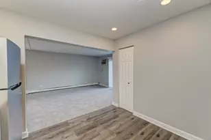 2440 Waterbury Dr, Woodridge, IL 60517 - Photo 9