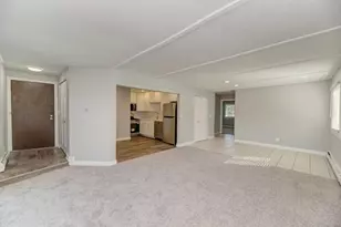 2440 Waterbury Dr, Woodridge, IL 60517 - Photo 3