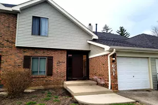 631 Cross Creek Dr, Roselle, IL 60172 - Photo 1