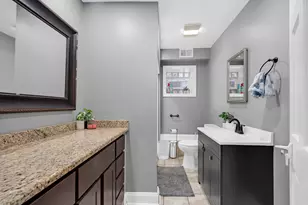 5429 N Campbell Ave, Chicago, IL 60625 - Photo 17