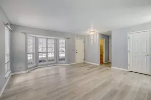 6021 Golfview Dr, Gurnee, IL 60031 - Photo 11